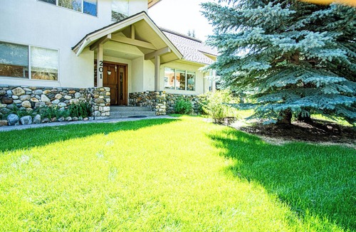 Twin Creeks House | Sunflower Lane - 4BD Sun Valley Retreat + Resort Amenities