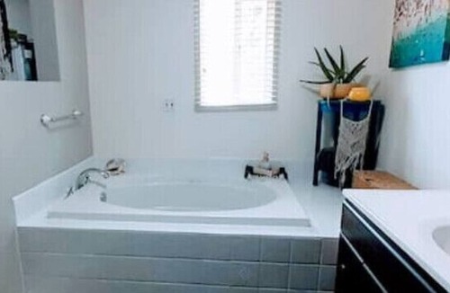 Sunland Estates House | Sunland Estates Surf Shack!