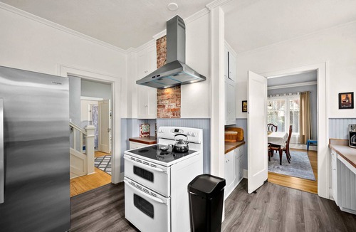 Garden District House | Sunny and Bright Downtown Gem