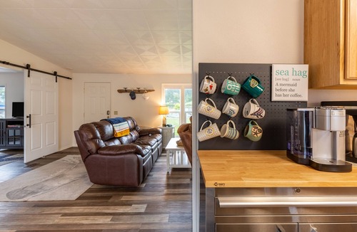 Coupeville House | Sunny by the Sound by AvantStay | Coastal Escape