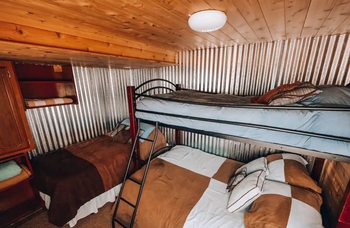 Port Angeles Cabin | Sunny Cabin at Lake Sutherland - Exclusive & Private Waterfront