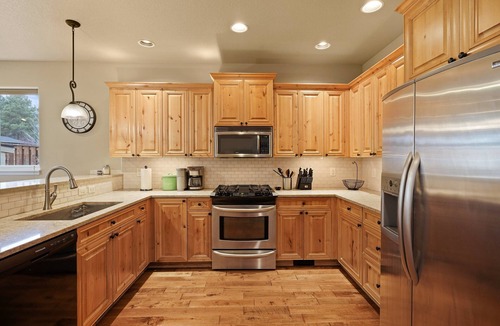 Old Farm District House | Sunny Days 30 Day Minimum- Seasonal Community Pool & Park, Fenced Yard
