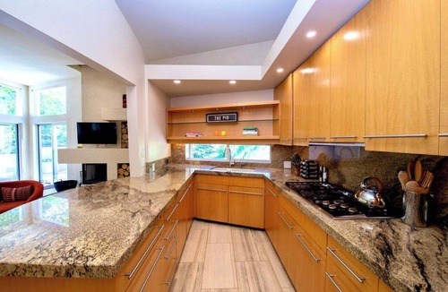 Ketchum House | Sunny, gorgeous contemporary home, close to downtown Ketchum.
