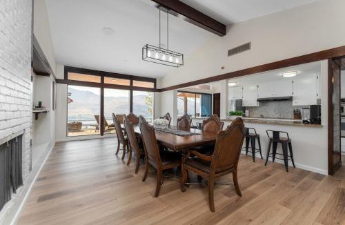 Chelan Villa | Sunny Retreat-Lake views,HotTub,BBQ,firepit,EV