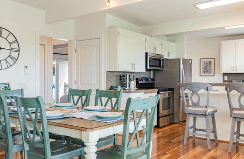 Freeland House | Sunny Side Island Retreat by AvantStay