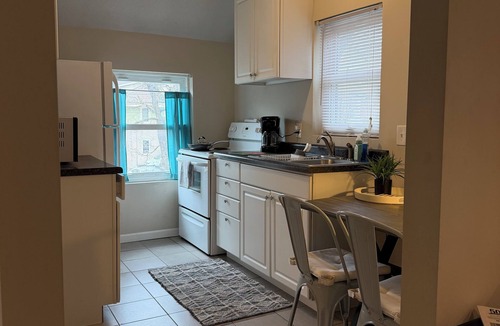 Powderhorn Apartment | Sunny Studio Hideaway- Minneapolis Lakes Area!
