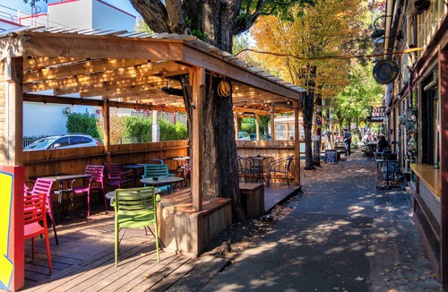 Belmont Apartment | Sunnyside Wonderland - Coffee Shops, Bars & Parks