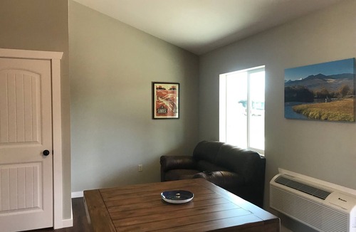 Melrose Cabin | Sunrise Fly Shop Lodge Unit 2 Kitchenette