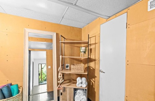 Rollingbay House | Sunrise Oasis, Water View, Family & Dog friendly