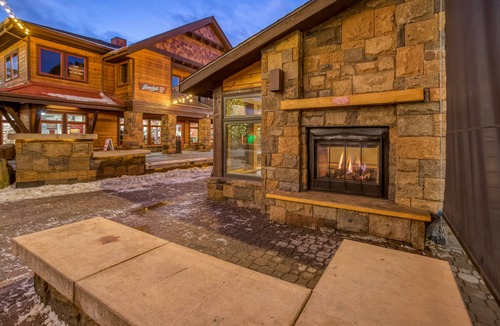 Sunriver House | Sunriver Beauty Has Space, Hot Tub, Bikes, SHARC Passes and More!
