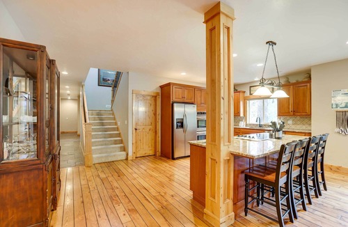 Sunriver House | Sunriver Group Getaway: Explore Deschutes Forest!