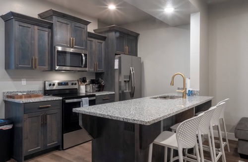 Garden City House | Sunset at Bear Lake- Cozy 2BD 1BA on main level w/garage