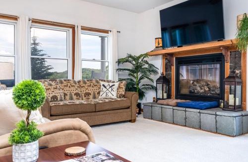 Frankfort House | Sunset Bay - Lakefront, Large, and Gorgeous!