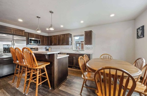 Dover Bay House | Sunset Cove Cottage - Family Friendly Cozy Retreat