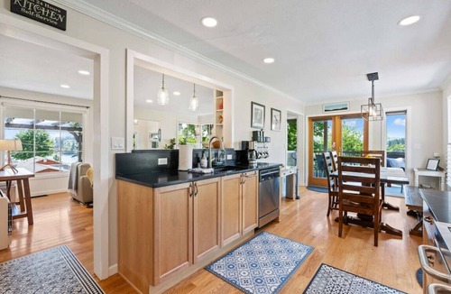 Bremerton House | Sunset Garden Retreat-Sea & Mountain View w/Sauna