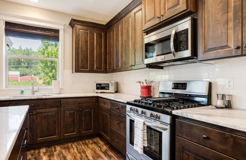 Newberg House | Sunset Grove: A 5-Bedroom Pet-Friendly Home in Newberg, World-Class Food & Wines