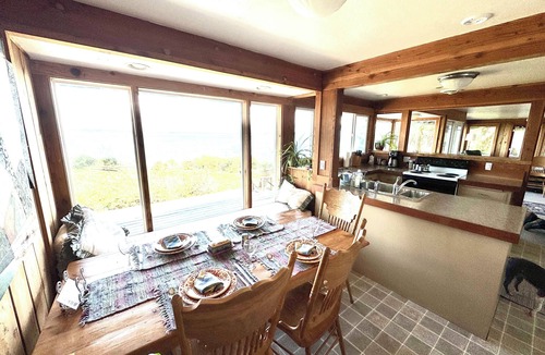 Eastsound House | Sunset Hideaway - Oceanfront Bliss Minutes to Town