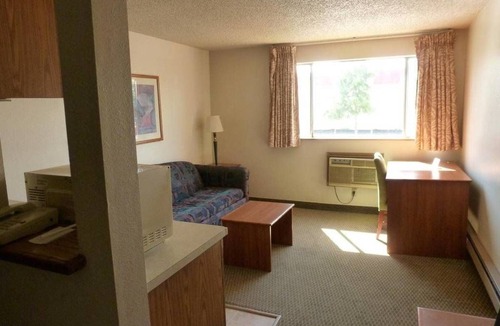 Fife Hotel | Sunshine Motel II