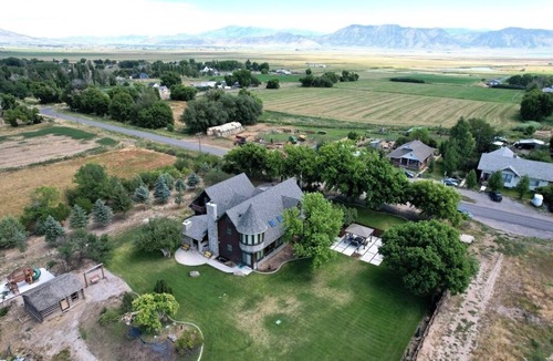 Oneida County House | SUNSHINE RANCH Elegant Country Retreat