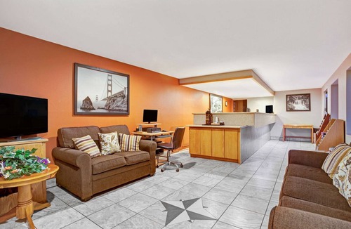 Albany Hotel | Super 8 by Wyndham Albany/Corvallis