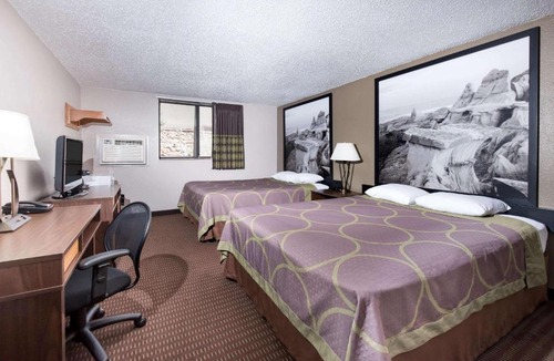 Bismarck Hotel | Super 8 by Wyndham Bismarck
