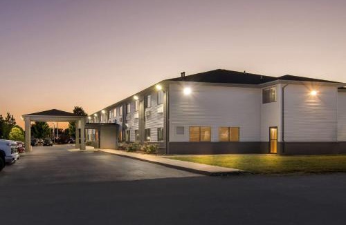 Bourbonnais Hotel | Super 8 by Wyndham Bourbonnais/Kankakee Area