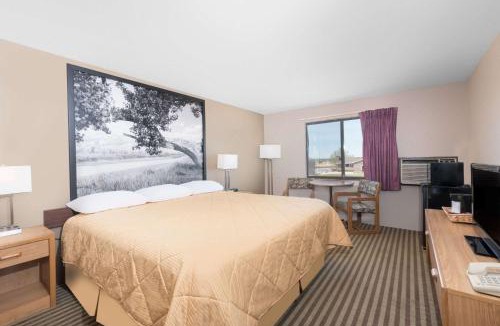 Bowman Hotel | Super 8 by Wyndham Bowman