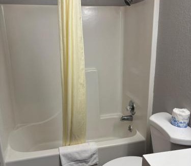 Burlington Hotel | Super 8 by Wyndham Burlington