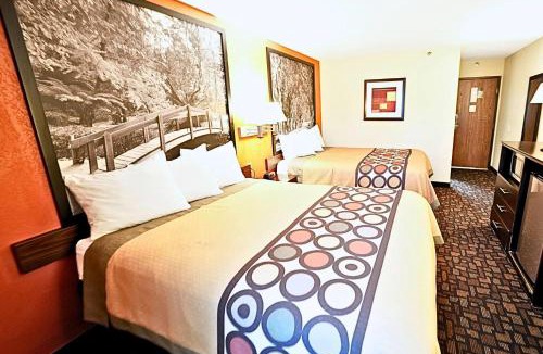 Clive Hotel | Super 8 by Wyndham Clive IA