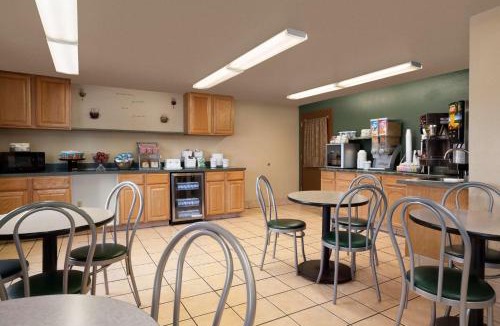Coeur d'Alene Hotel | Super 8 by Wyndham Coeur d'Alene
