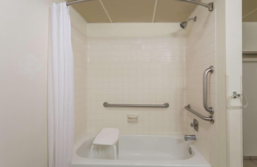 Diamondville Hotel | Super 8 by Wyndham Diamondville Kemmerer