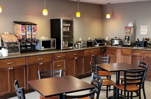 Heyburn Hotel | Super 8 by Wyndham Heyburn/Burley Area