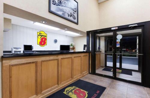 Jacksonville Hotel | Super 8 by Wyndham Jacksonville AR