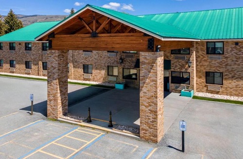 Montpelier Hotel | Super 8 by Wyndham Montpelier - Bear Lake