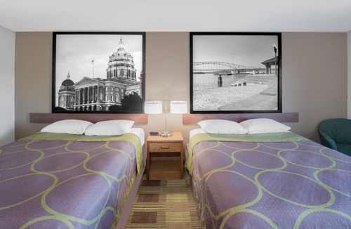 Toledo Hotel | Super 8 by Wyndham Toledo