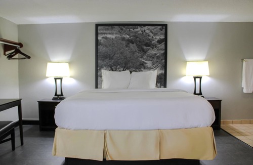 Williston Hotel | Super 8 by Wyndham Williston ND