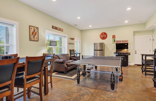 Silver Point House | Super Spacious | Big Patio | Hot Tub | #1 Location