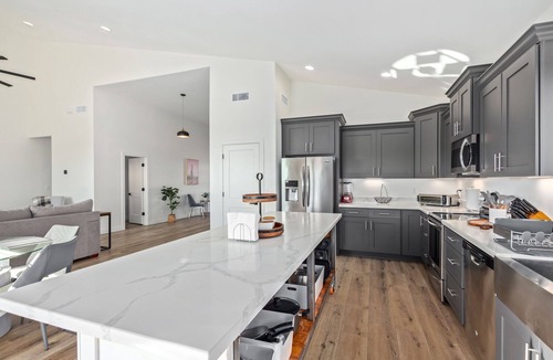 Apache Junction House | Superstition Mountains Modern Getaway