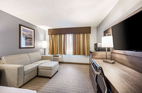 SeaTac Hotel | SureStay Hotel by Best Western SeaTac Airport North