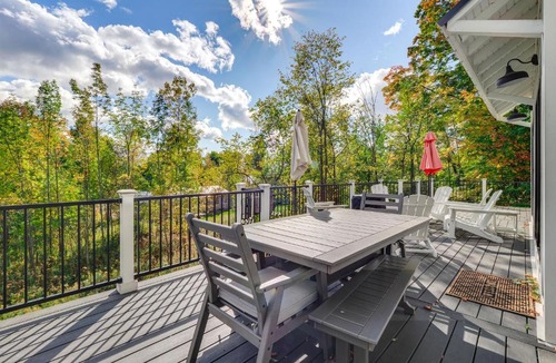 Suttons Bay House | Suttons Bay Near Wineries Hot Tub, Fire Pit