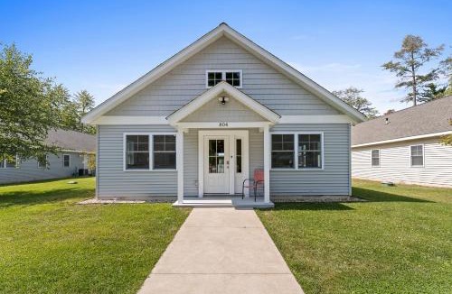 Kendall House | Swan Shores-Expansive Lakefront Home with Private Dock