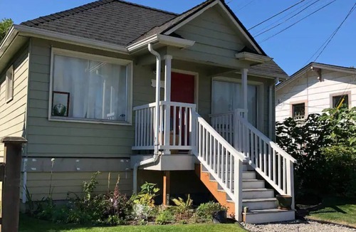 Greenwood House | Sweet 1 BR Rescued House in Greenwood