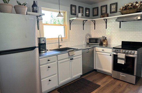 River West Cottage | Sweet craftsman bungalow in the heart of Bend