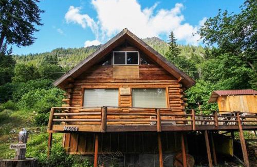 Leavenworth House | Sweet Retreat Cabin