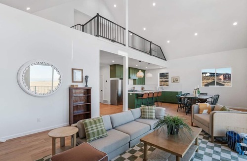 Sweetwater House | Sweetwater Links Lodge |Sleeps 20, Ideal Beach Resort, Arcades, BBQ, Views!
