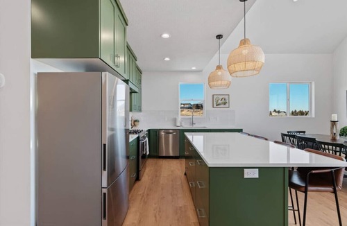 Sweetwater House | Sweetwater Links Lodge |Sleeps 20, Ideal Beach Resort, Arcades, BBQ, Views!