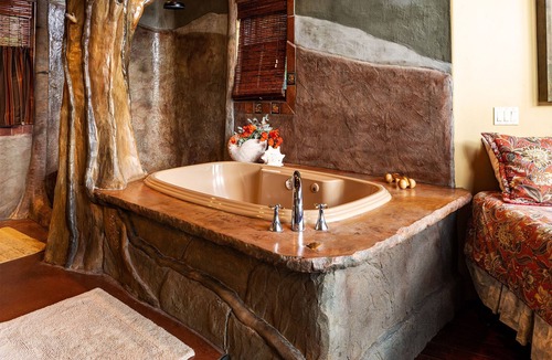 Sandpoint Hotel | Talus Rock Retreat