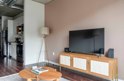 Cascade Apartment | Tasteful South Lake Union 1BR, nr Tech, Bars & Dining, by Blueground
