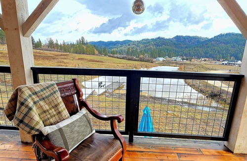 Garden Valley Cabin | Tease & Please Cabin~ Your Spicy Mountain Getaway🌶