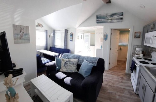 Grayland House | Ten Cottages + Game Room + Firepit + Dry Camping